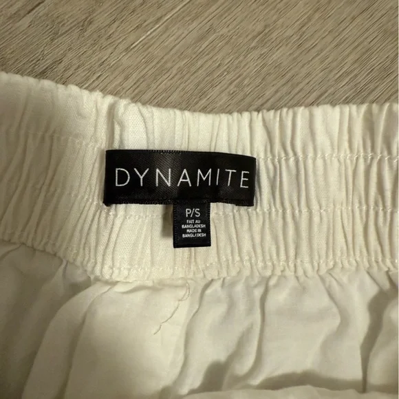 Dynamite Heidi Wide Leg Linen Pull-On
Pants, Bright White - Picture 4 of 9